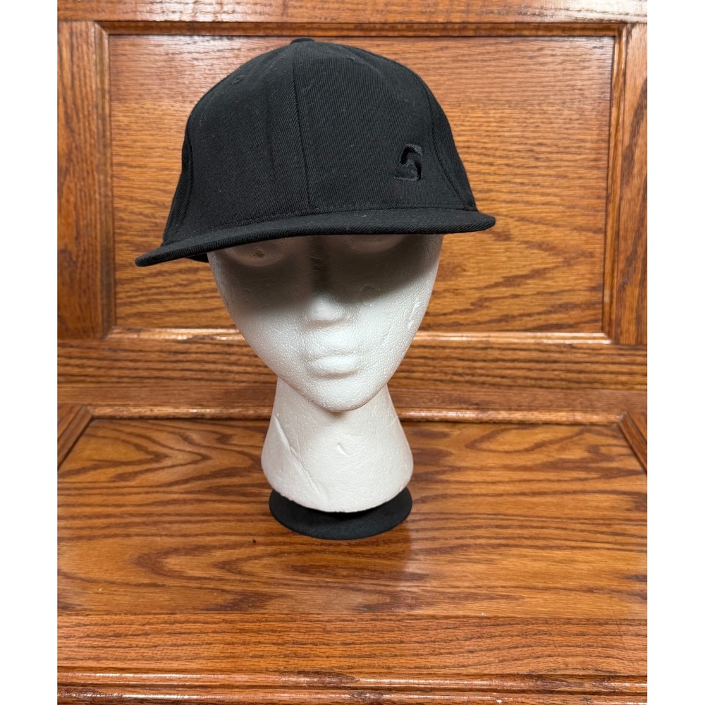 Flexfit 210 Fitted Hat Black Wool Blend Baseball Cap S Logo Size 7 1/4 - 7 5/8‎